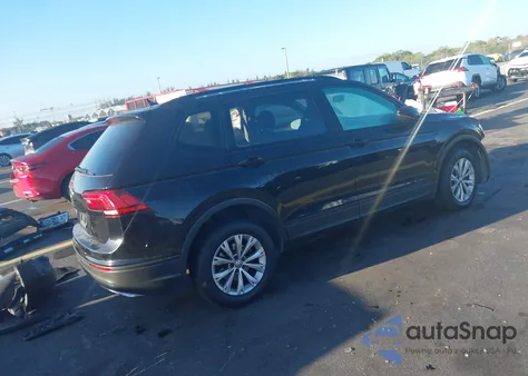 2020 Volkswagen Tiguan 2.0T S z USA, uszkodzony, nr VIN 3VV1B7AX1LM053392
